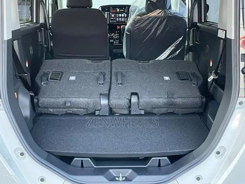 Toyota Roomy Custom GT 2026