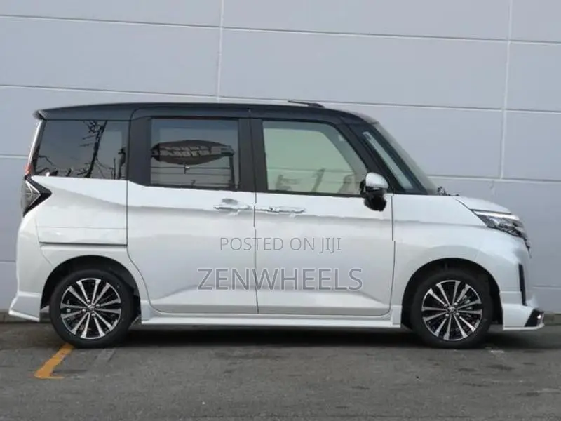 Toyota Roomy Custom GT 2026