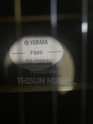 Yamaha F600 Acoustic Guitar