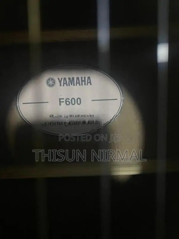 Yamaha F600 Acoustic Guitar