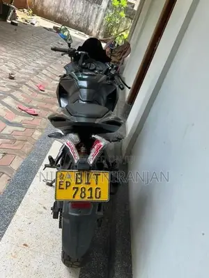 Bajaj Pulsar RS200 2020
