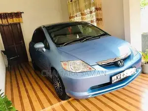 Honda Fit Aria 2005