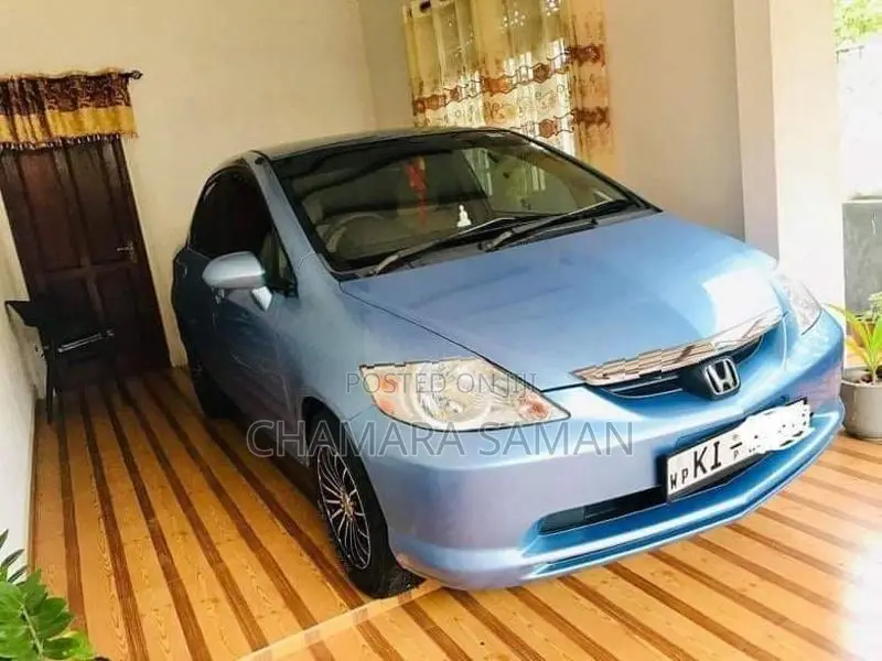 Honda Fit Aria 2005