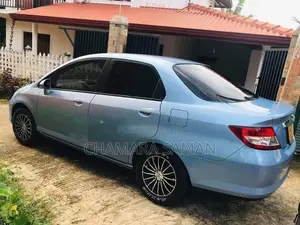 Honda Fit Aria 2005