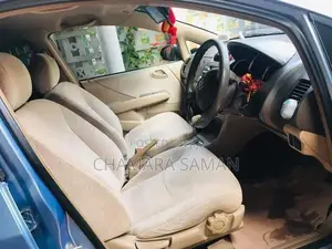 Honda Fit Aria 2005