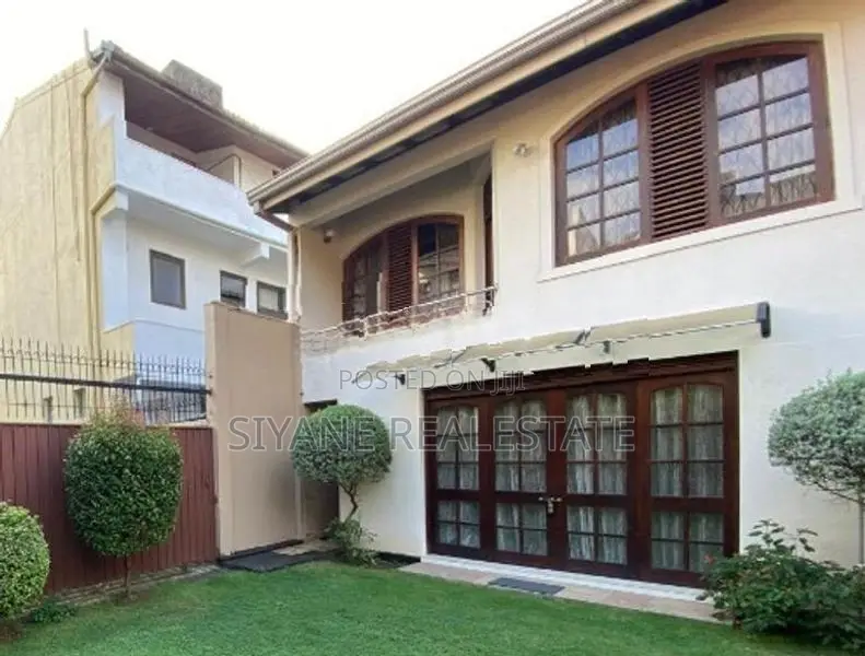 Super Luxury House For Sale In Colombo 06
