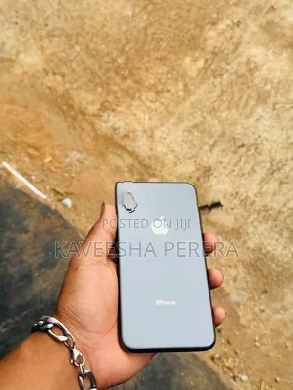 Apple iPhone XS (Used)
