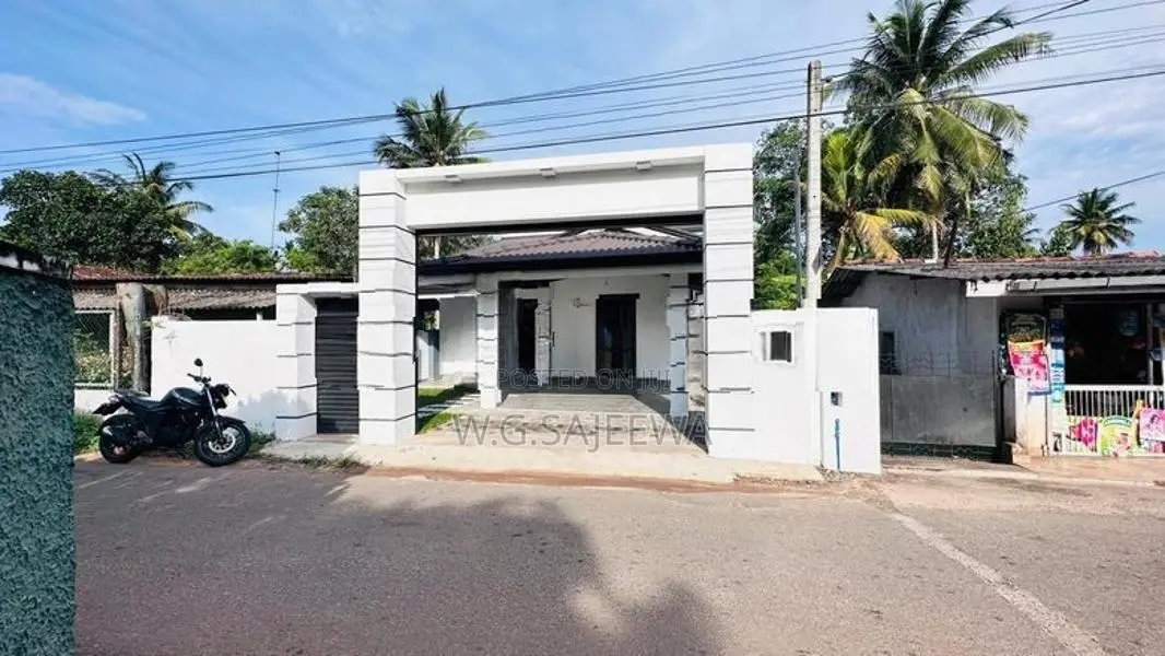 3 Bedroom House for Sale in Ja-Ela