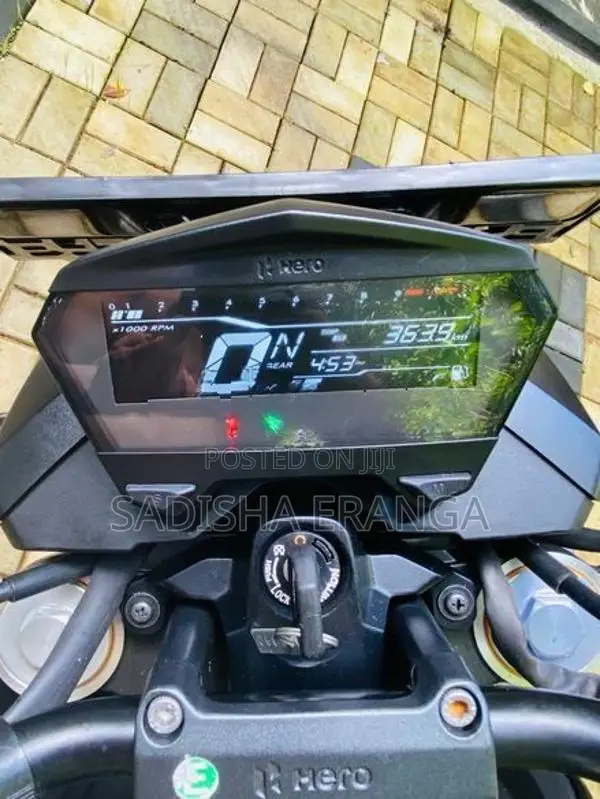 Hero Hunk 160R 2025