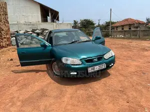 Hyundai Elantra 2000