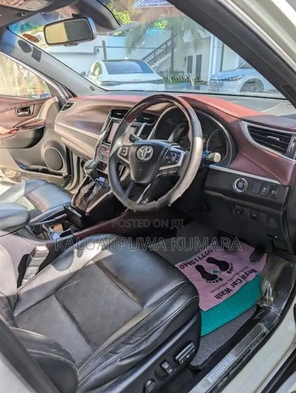 Toyota Harrier 2015