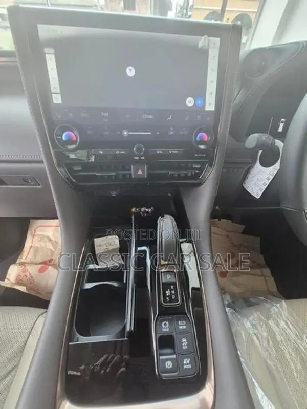 Toyota Alphard Executive Lounge 2024