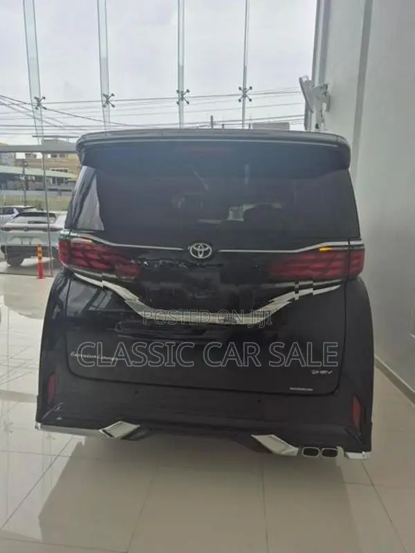 Toyota Alphard Executive Lounge 2024