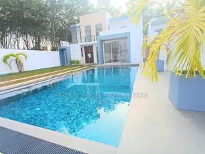 Super Luxury Villa with Swimming Pool Kesbewa - 5 Bedroom
