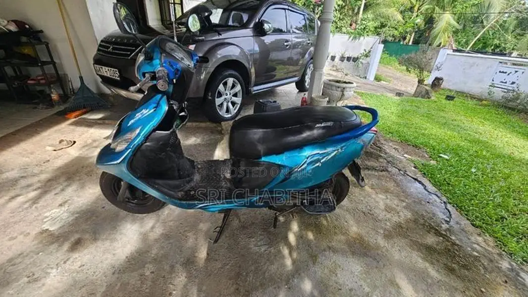 TVS Scooty Zest 2015