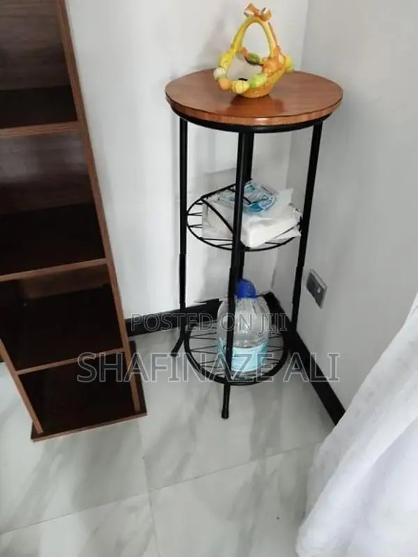 Corner Stand