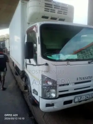 Isuzu NPR35 2014