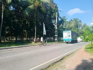 යක්කල නගරයෙන් නේවාසික හා ව්‍යාපාරික බිම් කොටස්
