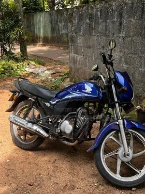 Honda CB 125 2012