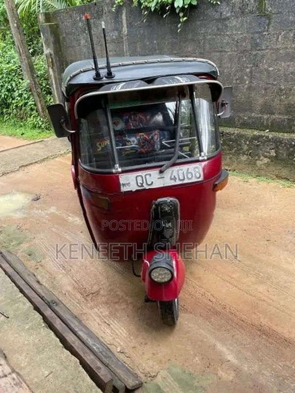 Bajaj RE 2005