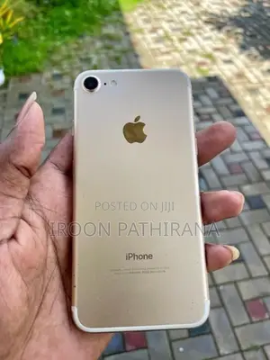 Apple iPhone 7 (Used)
