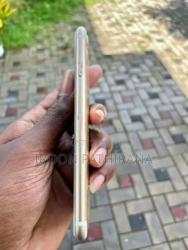 Apple iPhone 7 (Used)