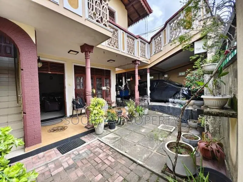 In Town 9 Bedroom 2 Story House for Sale Kiribathgoda
