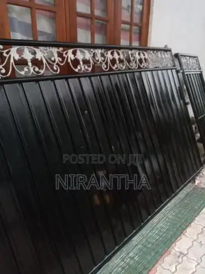 sliding gate 12 & 6.5 මල් වැල සහිත .