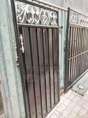 sliding gate 12 & 6.5 මල් වැල සහිත .