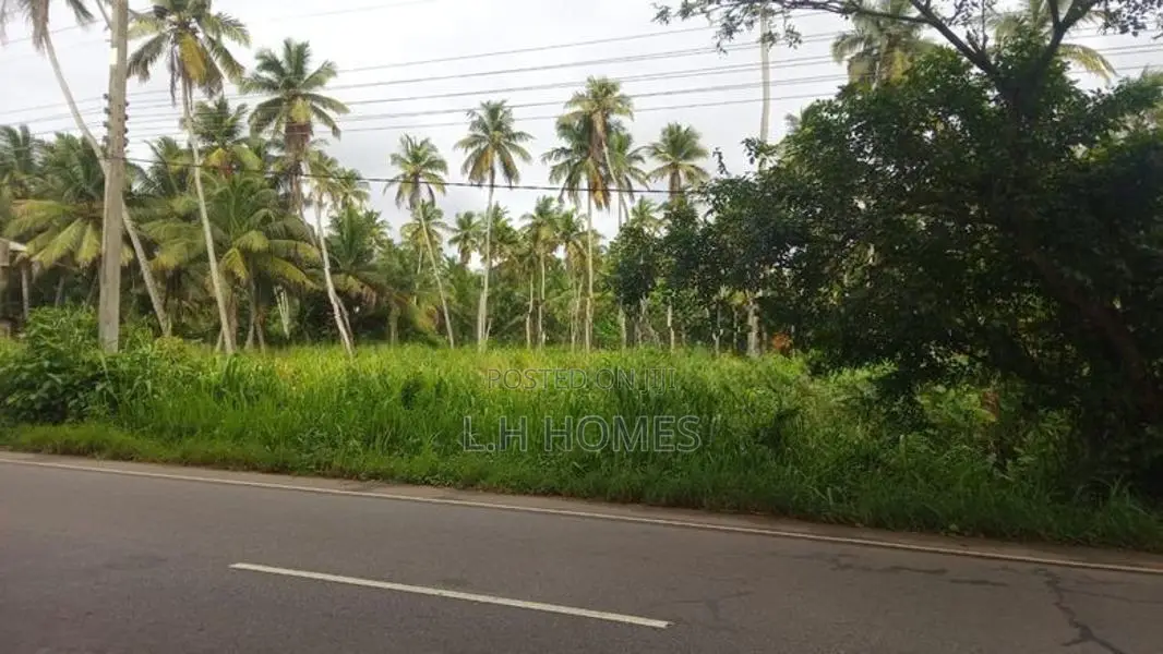 1 Acre Land for Sale in Wennapuwa