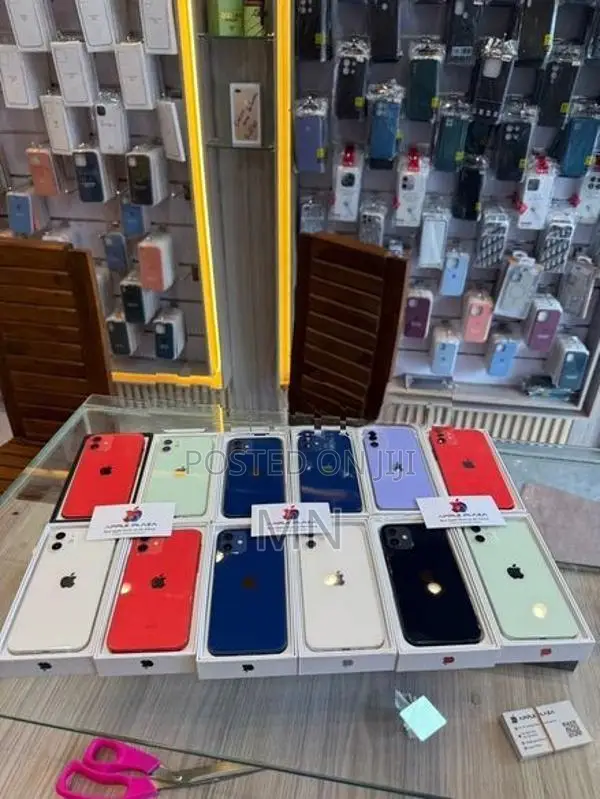 Apple iPhone 12 128GB Fullset Box (Used)