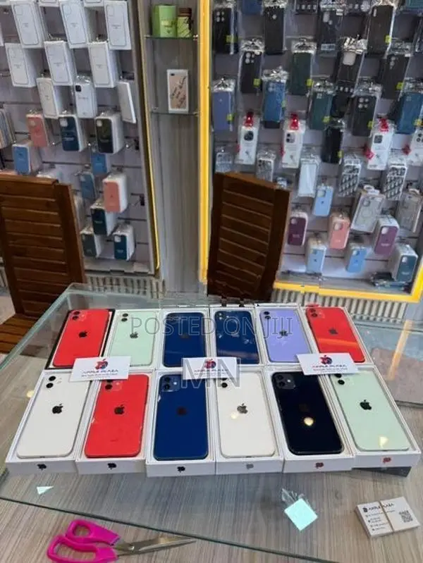 Apple iPhone 12 128GB Fullset Box (Used)