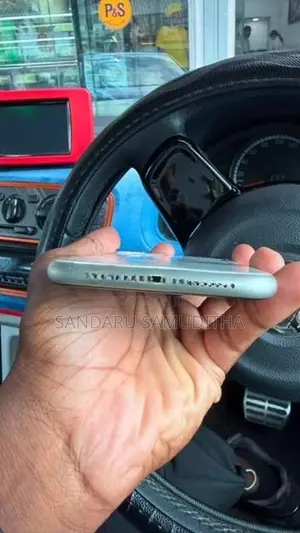 Apple iPhone 11 128GB (Used)