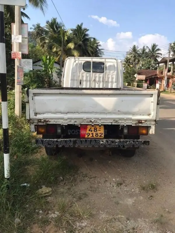 Nissan Atlas 1990