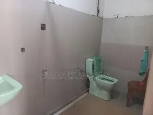 බදුල්ල පාරට මුහුණලා ගොඩනැගිල්ලක් විකිණීමට