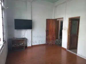 බදුල්ල පාරට මුහුණලා ගොඩනැගිල්ලක් විකිණීමට