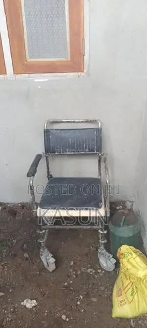 Used Comode Chair