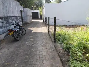 High Residential Lake Facing Land for Sale in Divulapitiya