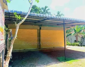 කොළඹ මොණරාගල ප්‍රධාන මාර්ගයයට මුහුණලා ඉඩමක් සමග කඩකාමර 2ක් විකිණීමට