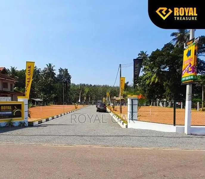 කාටුනායක වල්පොල පාරෙන් අගනා බිම්කොටස්