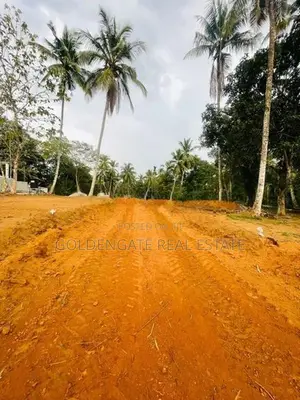 Yakkala නුවර පාරට සමීපව පදිංචියට හොඳ බිම් කොටස් විකිණීමට