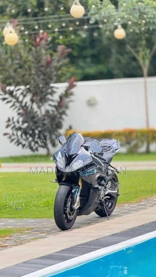 BMW S1000 2016