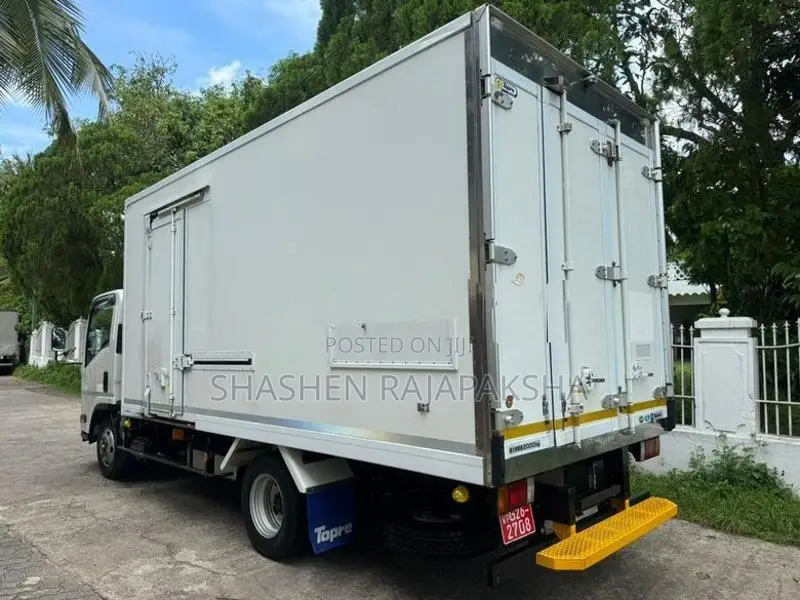 Isuzu Elf Freezer Truck 2020