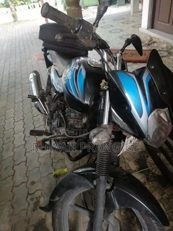 Bajaj Discover 2013