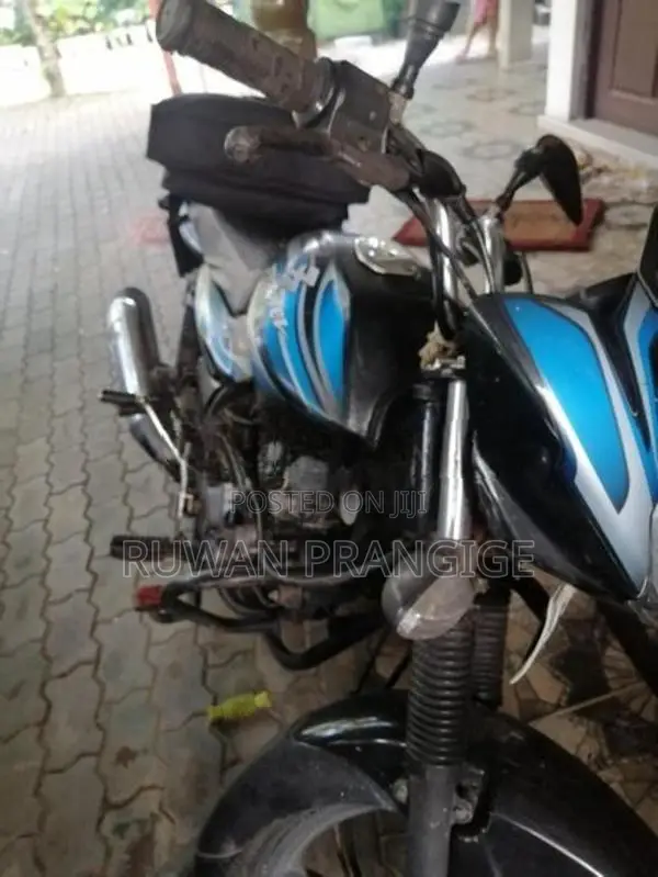 Bajaj Discover 2013