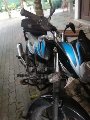 Bajaj Discover 2013