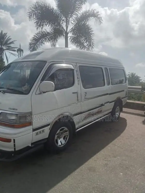 Toyota Dolphin 1992
