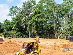 ගාල්ල කරාපිටියෙන් බිම් කොටස්