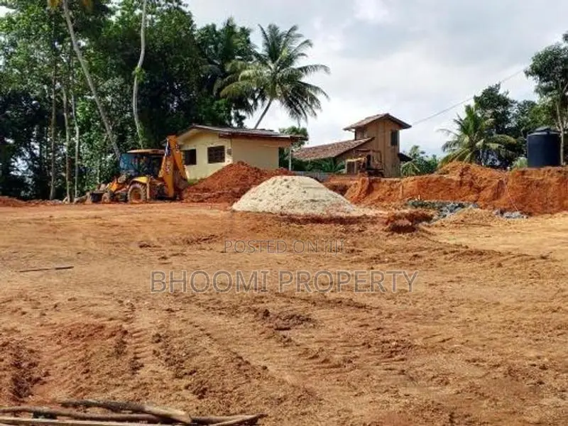 කරාපිටිය බිම කොටස්