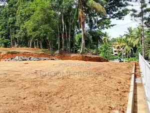 ගාල්ල කරාපිටියෙන් බිම් කොටස්